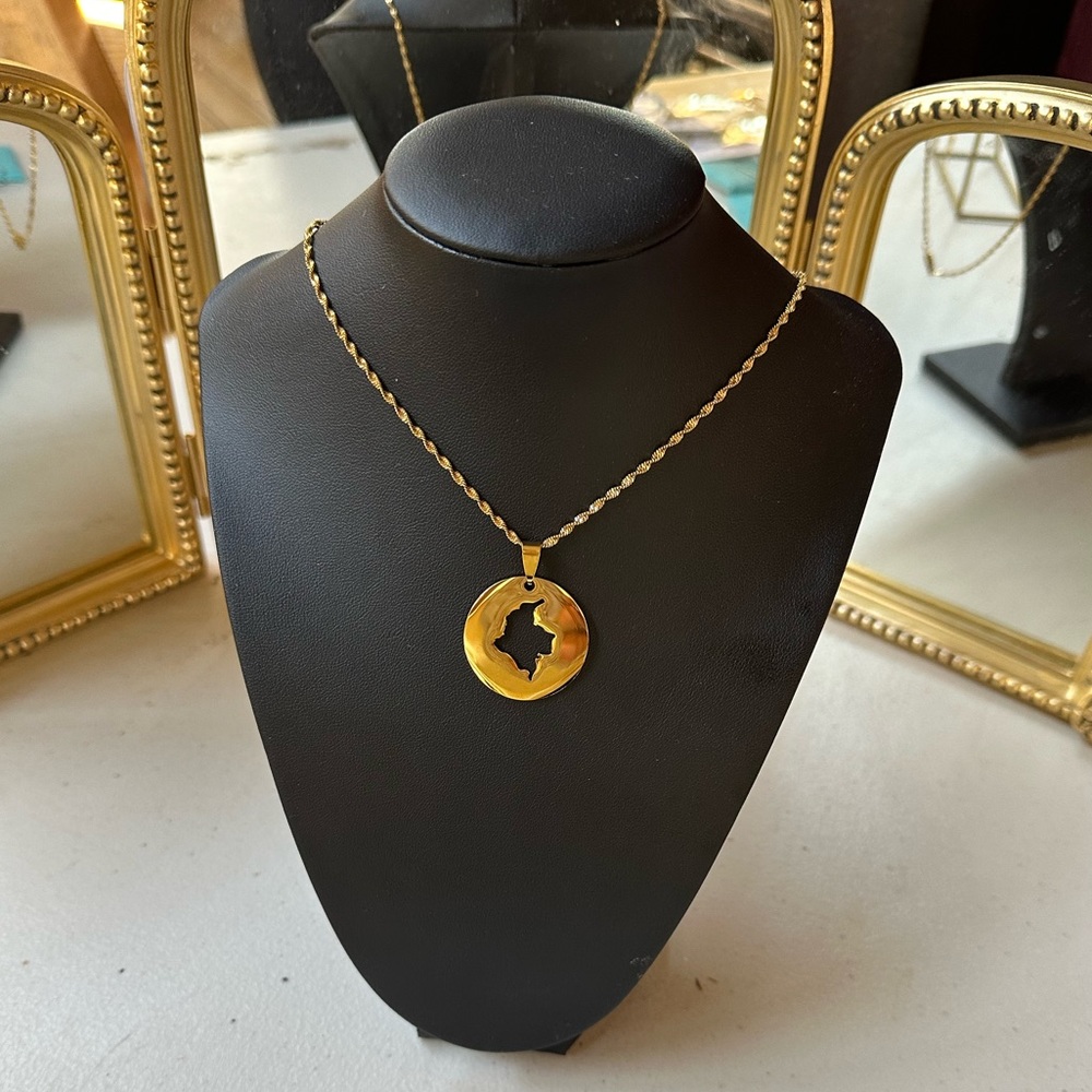Colombia 🇨🇴 necklace